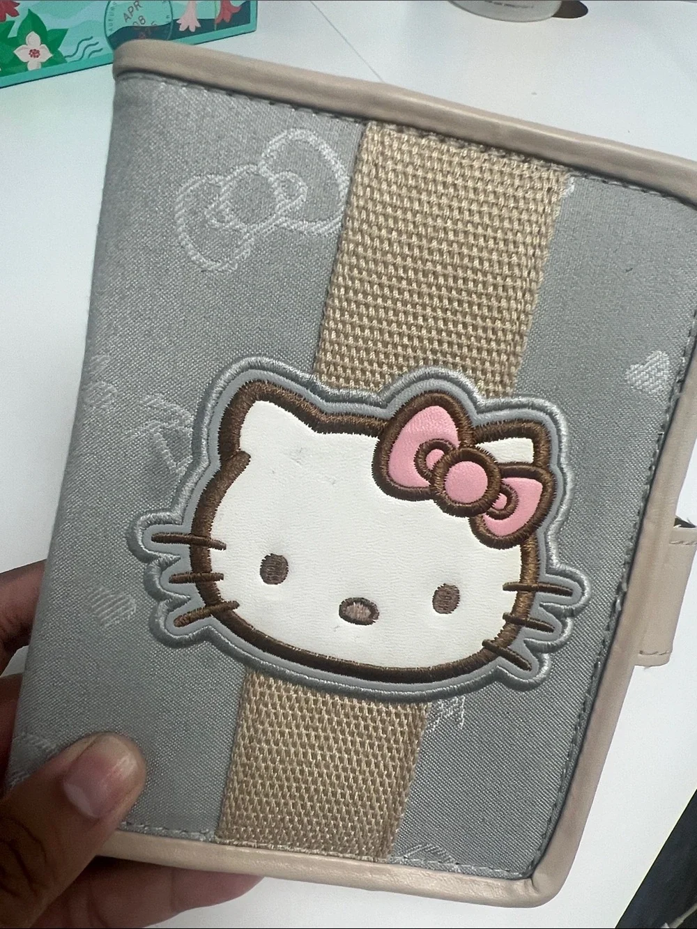 Hello Kitty compact hello